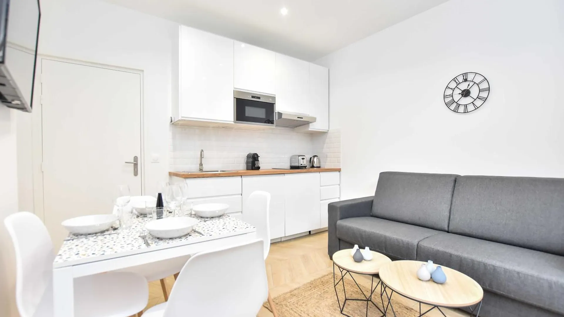 1bdr Bastille Apartment