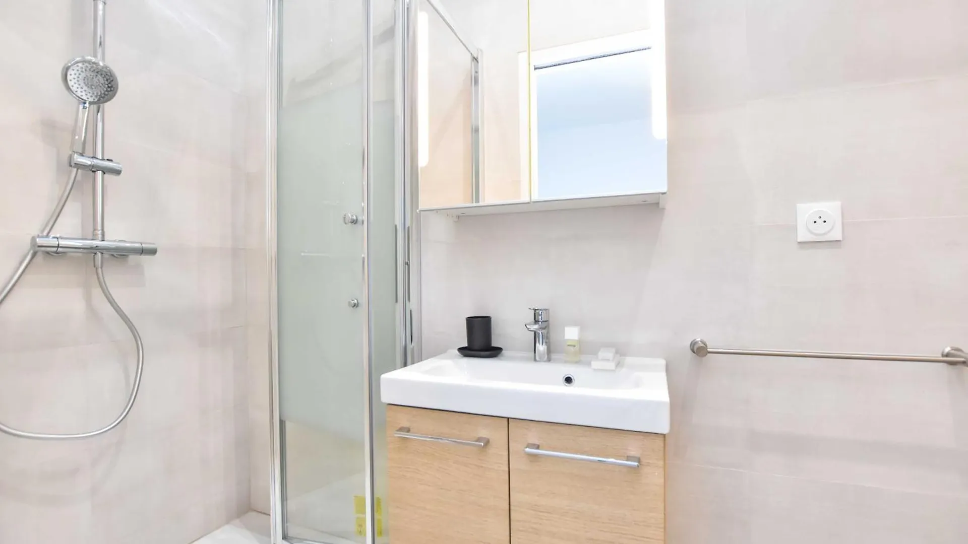 Apartament 1bdr Bastille
